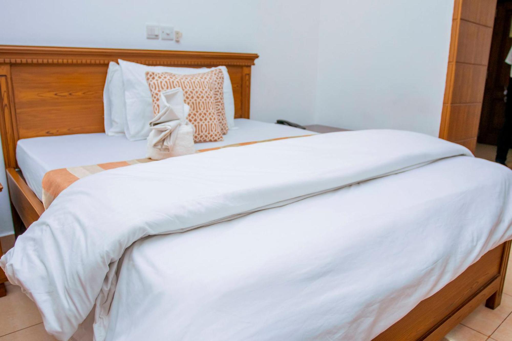 Sleep Inn Hotel - City Centre Дар-эс-Саламе Экстерьер фото